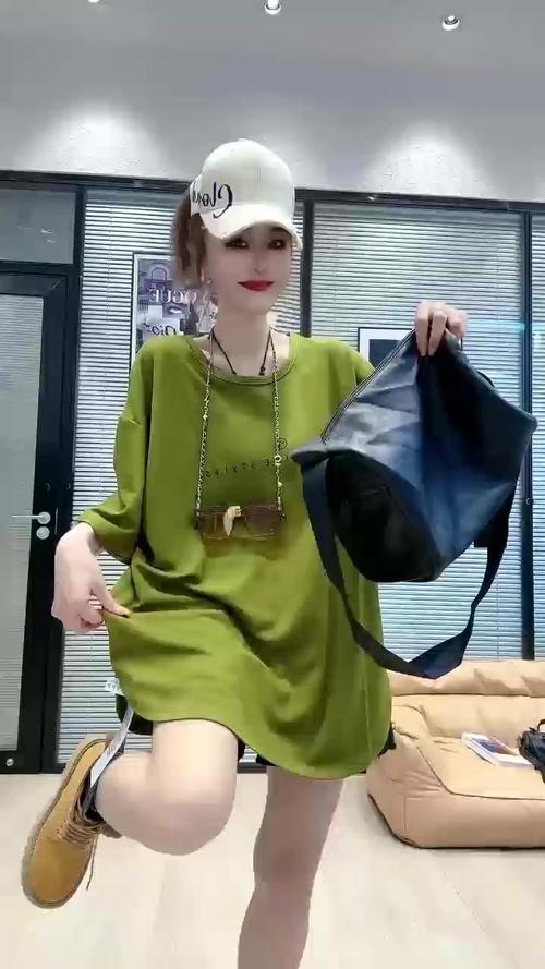 宽松长衣服 怎么搭配