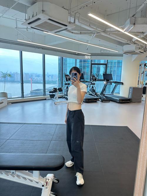 健身的人怎么搭配衣服好