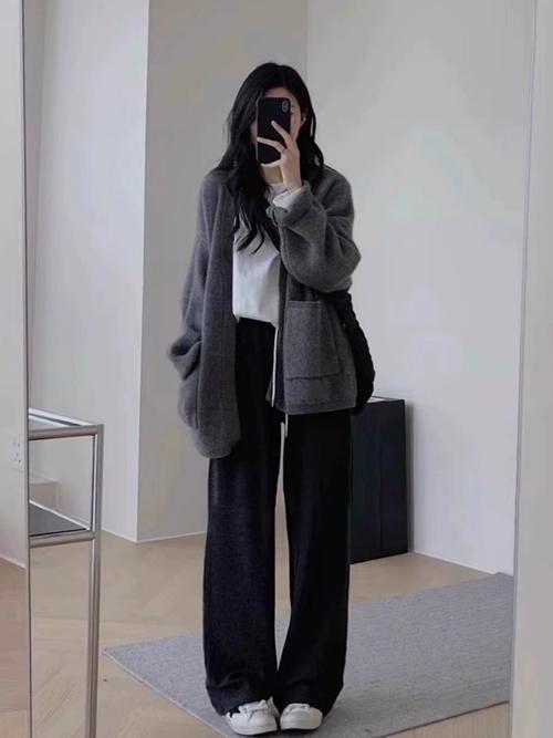 加绒长外套怎么搭配鞋子
