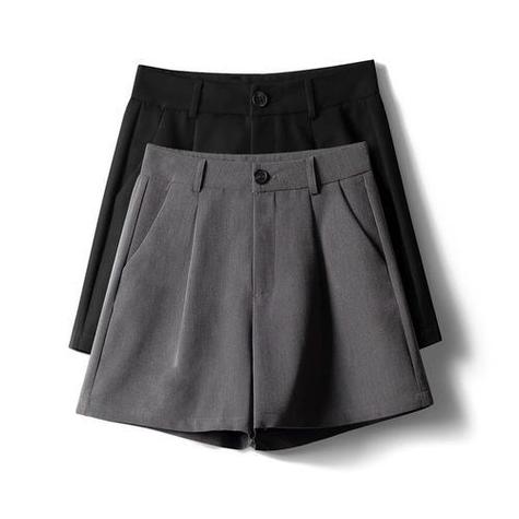 灰色短裤怎么搭配衣服好看图片女生图片欣赏