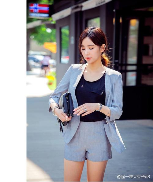 个子小肩宽怎么搭配衣服好看图片