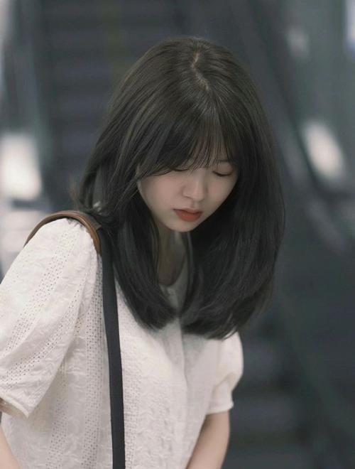 胖脸女孩适合什么发型