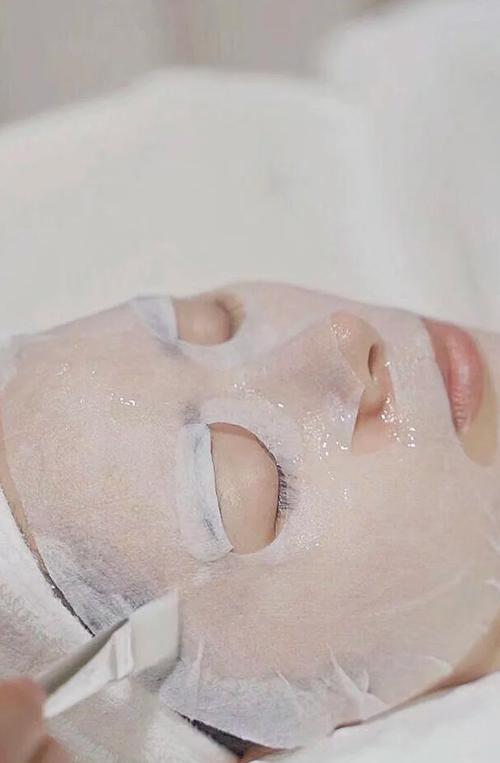 脸上用什么补水最好
