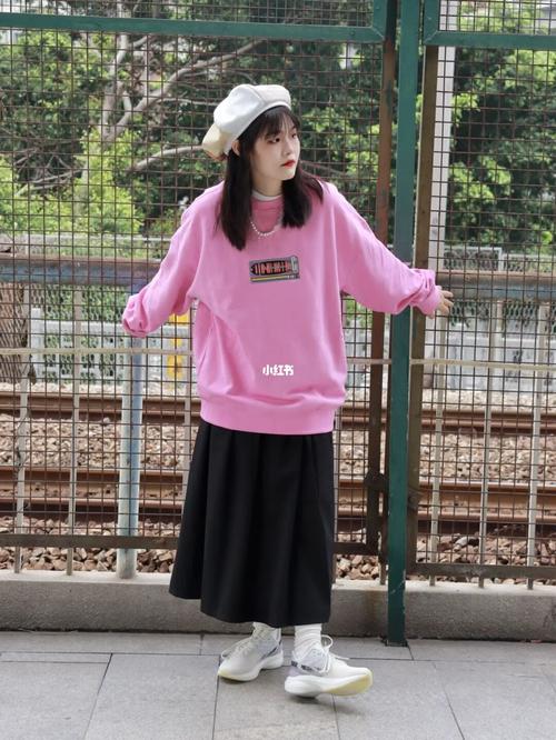 粉色衣服怎么搭配鞋子图片