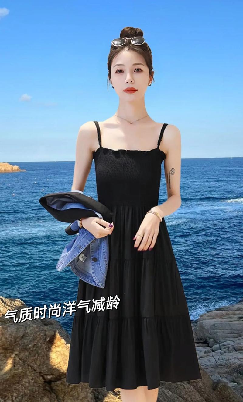 吊带短裙外套怎么搭配图片