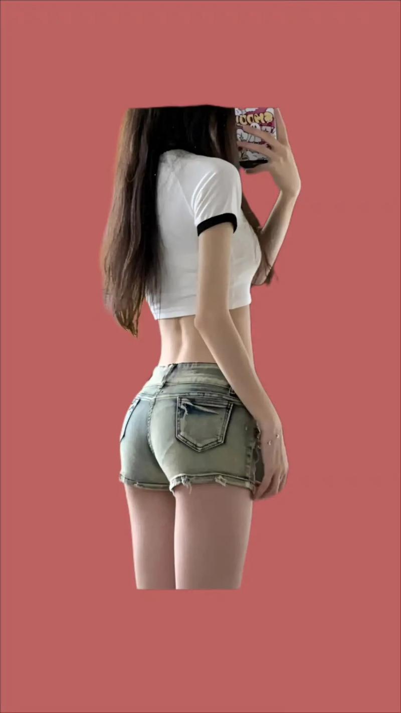 低腰超短裤怎么搭配