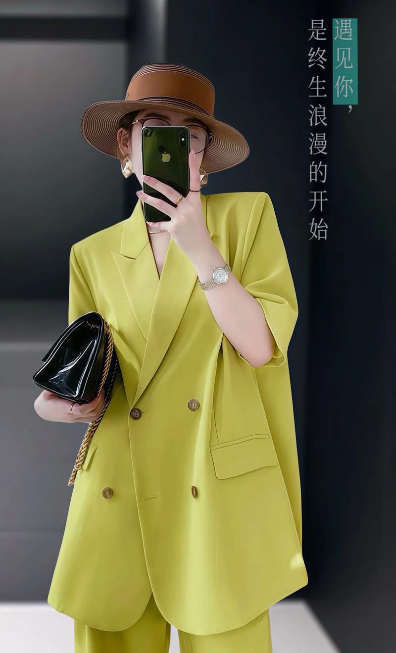 大袖衣服怎么搭配什么外套