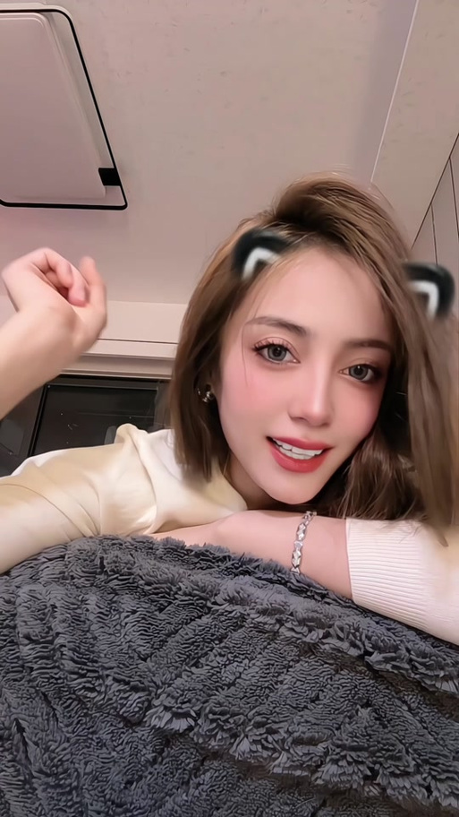 洗面奶弄到眼睛上怎么办红