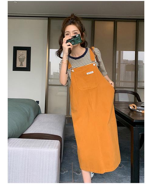 橙色背带裙怎么搭配图片