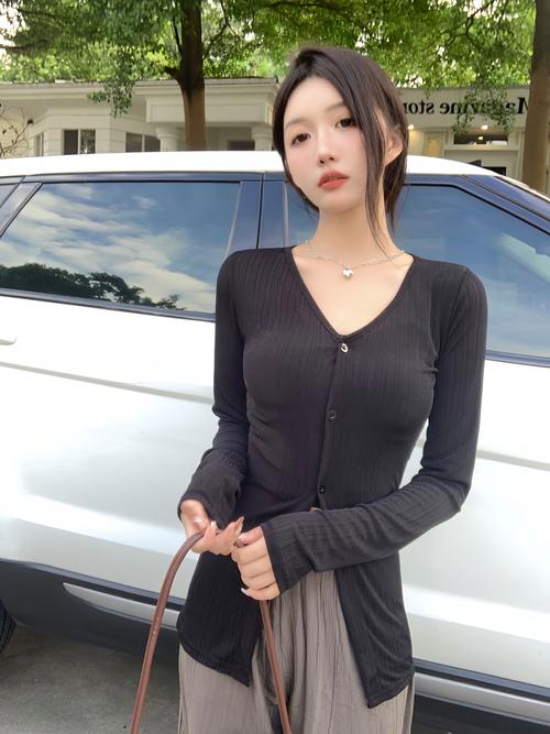 冰丝衣服怎么搭配