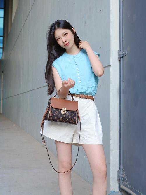 包包和身材怎么搭配衣服好看