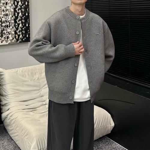 棒球毛衣怎么搭配什么裤子好看吗