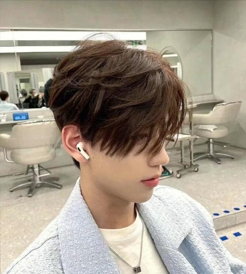 头发染什么颜色好看男生