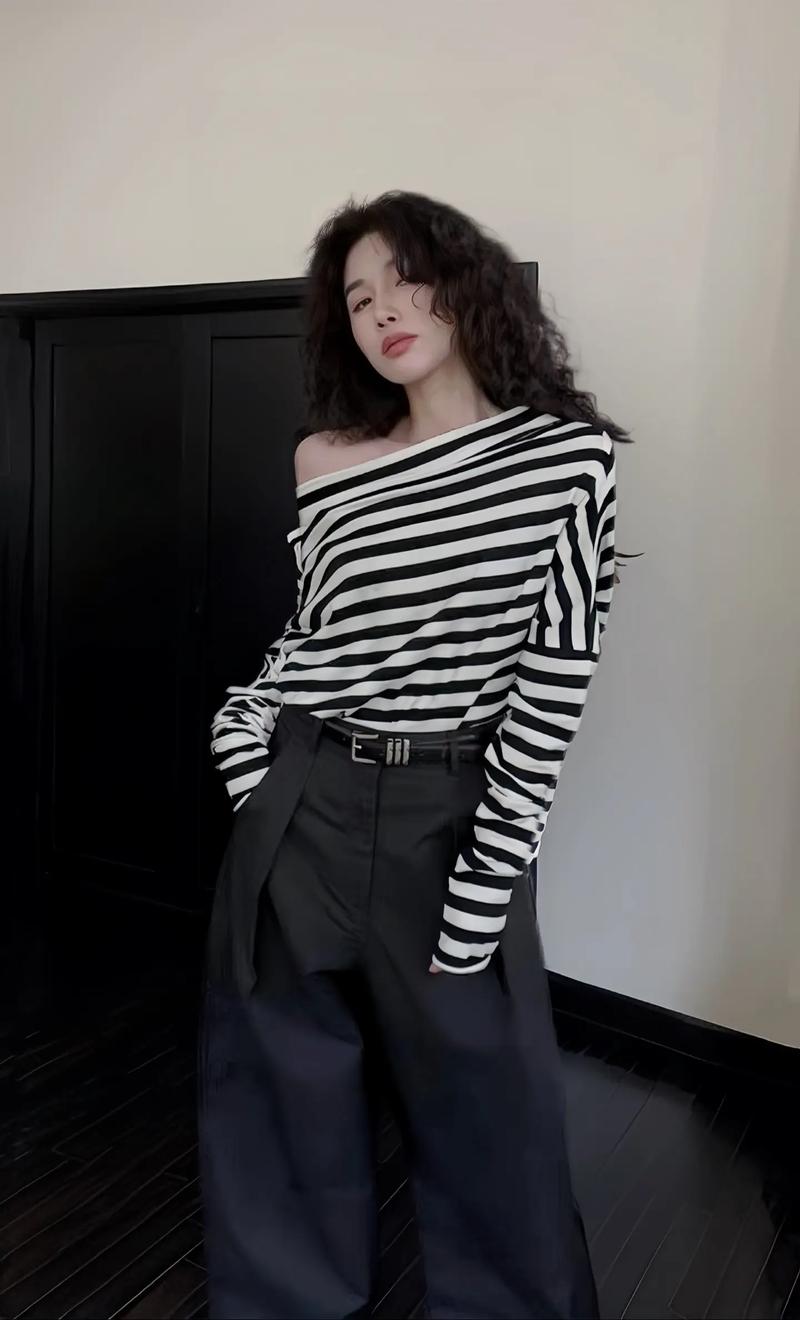 上衣黑色的配什么裤子