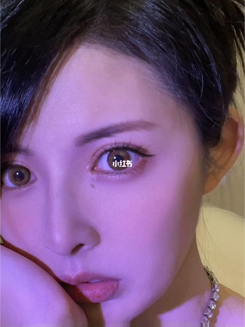紫色眼影配什么口红