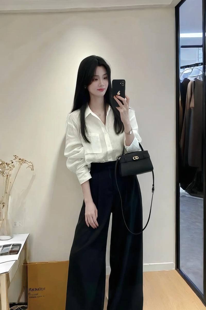 白衬衫怎么搭配黑裤子图片