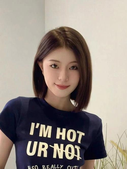 脸大的女生适合什么发型