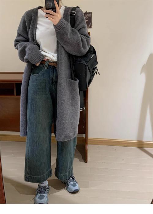 针织长款的开衫毛衣外套怎么搭配