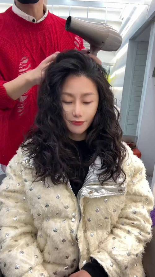 头发厚适合什么发型女
