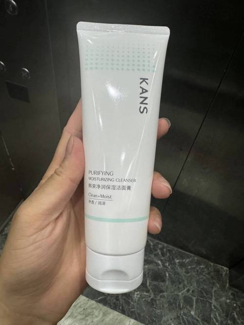 用洗面奶脸上起痘痘怎么回事