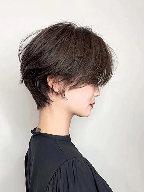 脸短又圆适合什么发型