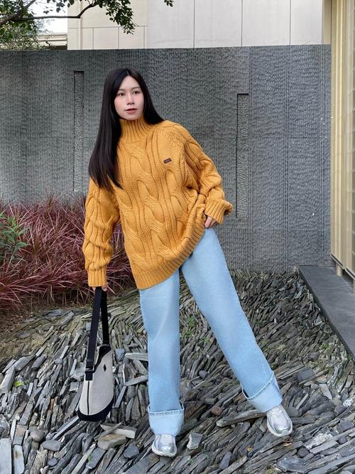 甜美黄毛衣怎么搭配图片
