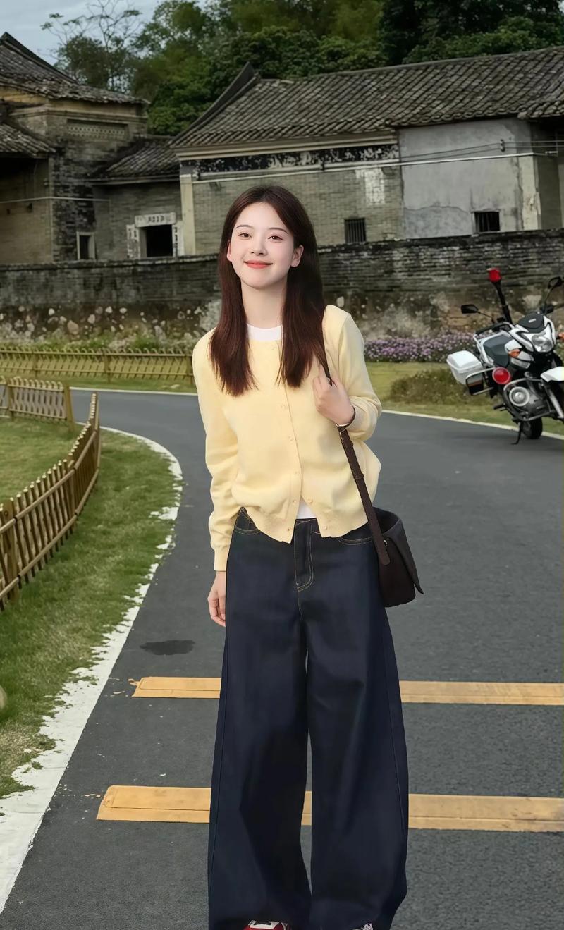 甜美黄毛衣怎么搭配图片