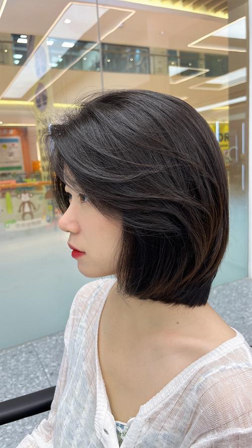 圆短脸适合什么发型