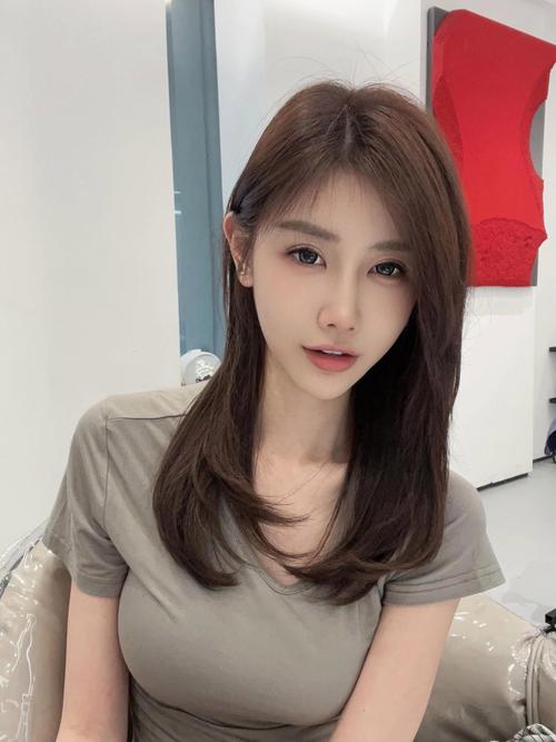 长圆脸适合什么刘海