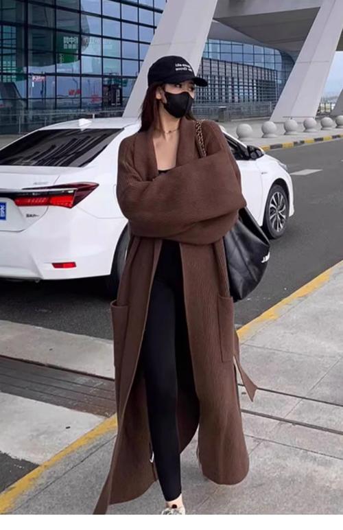 高领长款紧身毛衣怎么搭配什么外套好看