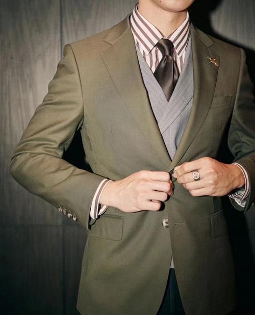 复古西服怎么搭配衣服图片大全