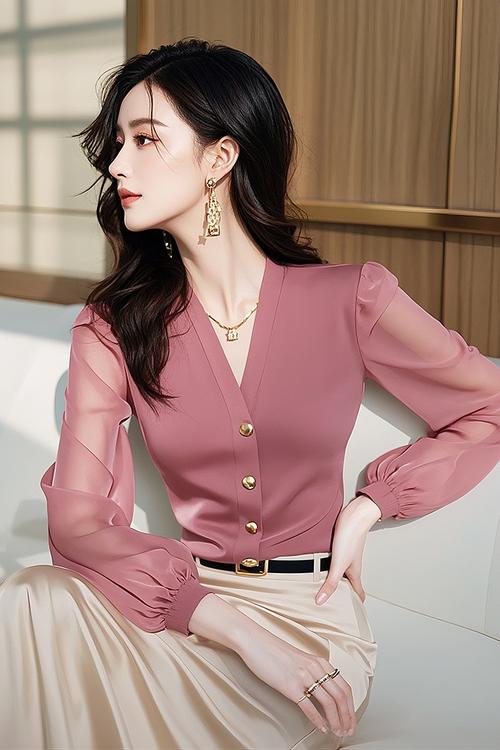 粉红色衬衫怎么搭配女