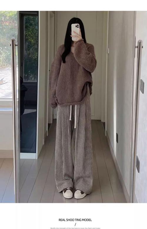 冬天裤子鞋子怎么搭配衣服好看图片女生