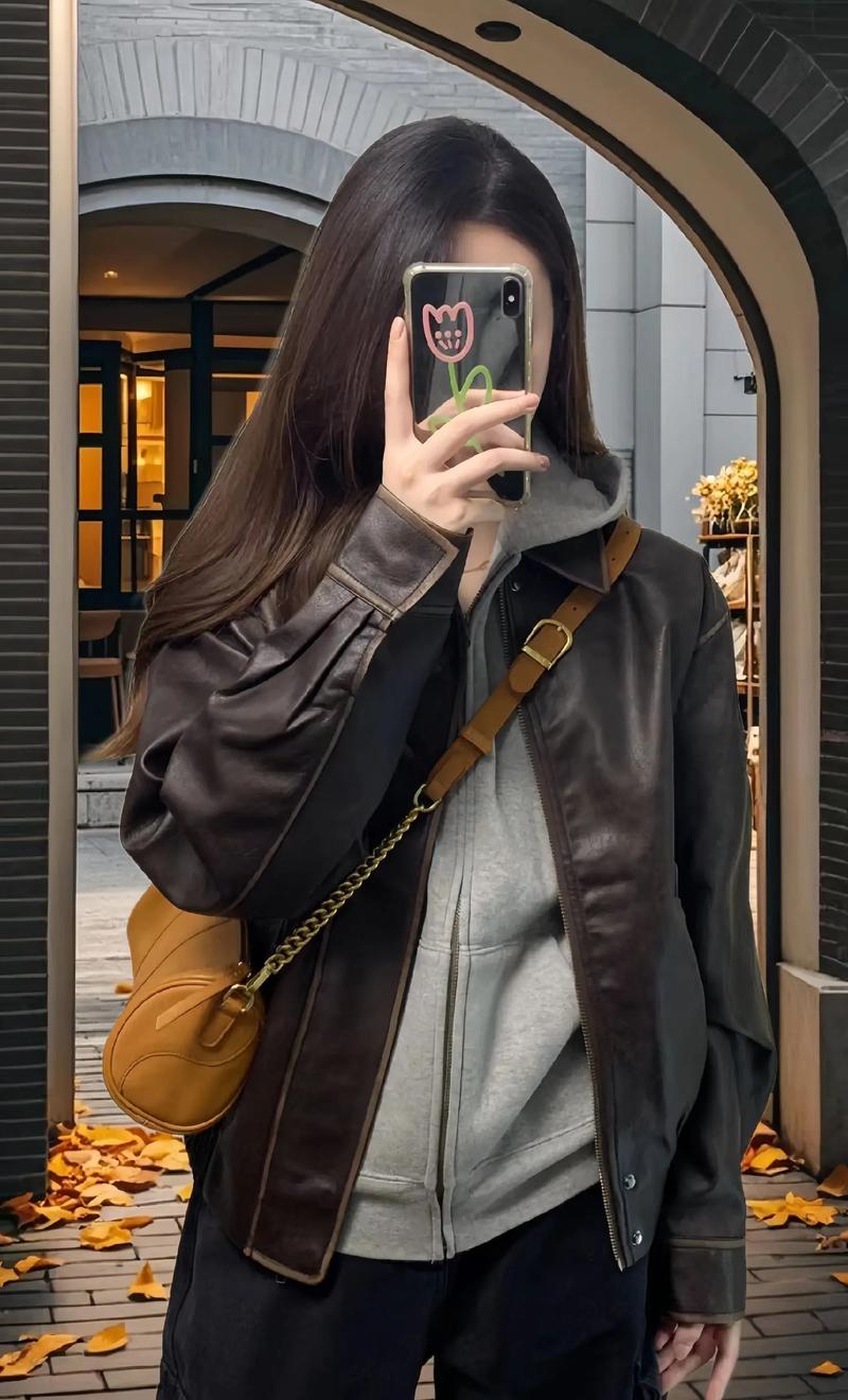 穿卫衣外套怎么搭配好看