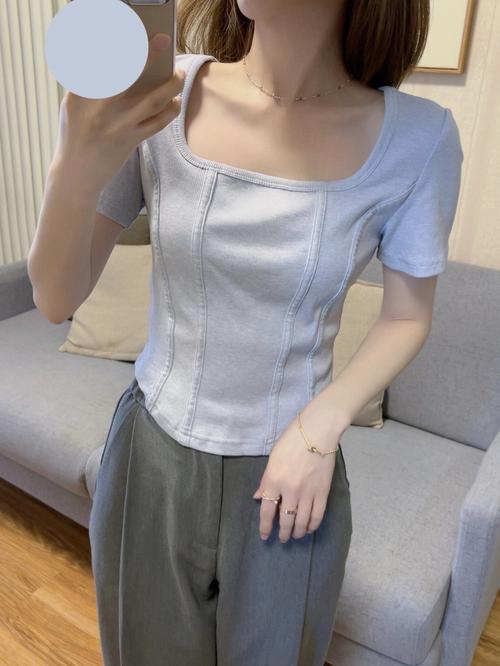 溜肩穿什么衣服好看