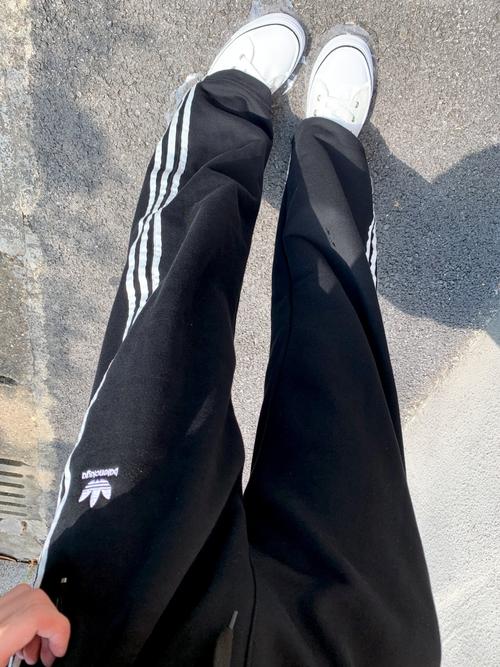 休闲运动裤配什么鞋
