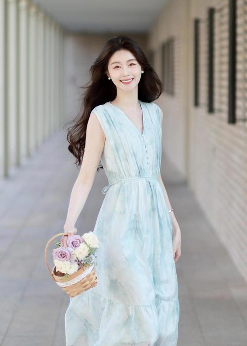 穿长裙头发怎么搭配衣服好看吗