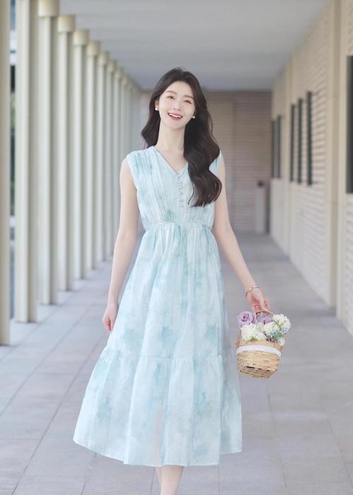 穿长裙头发怎么搭配衣服