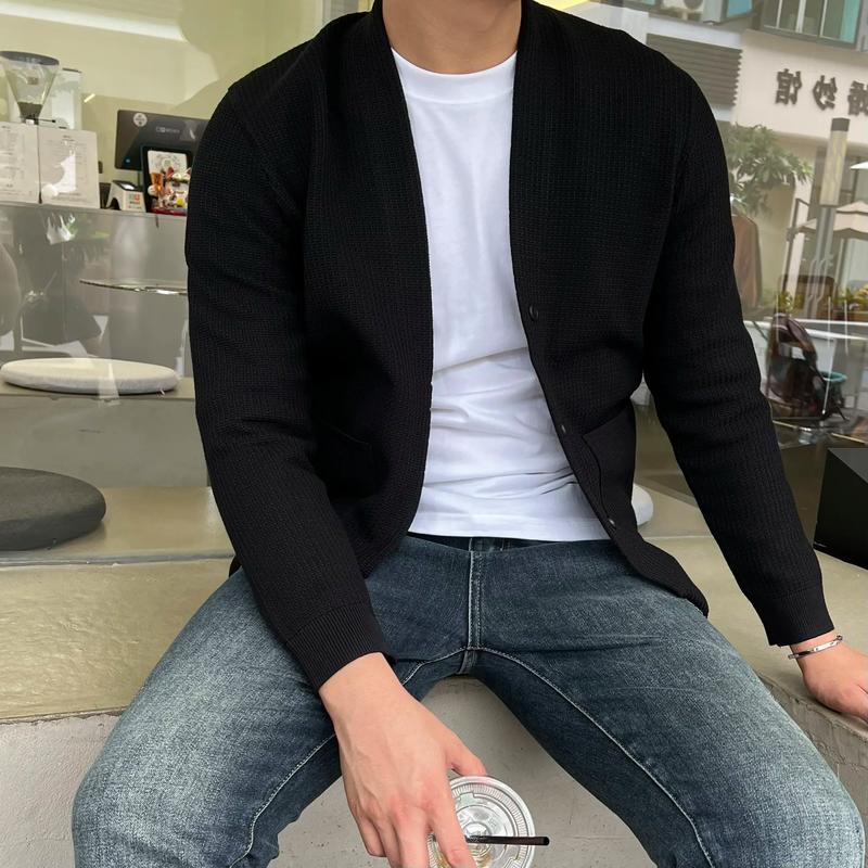 深色开衫怎么搭配