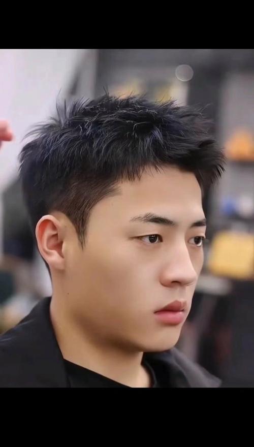头发少适合什么发型男生