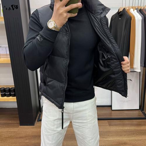 男士短款白色羽绒服怎么搭配