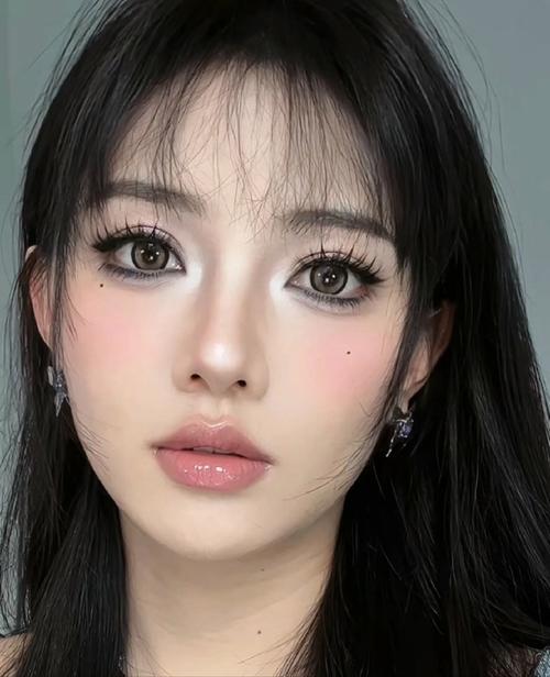 什么是烟熏妆