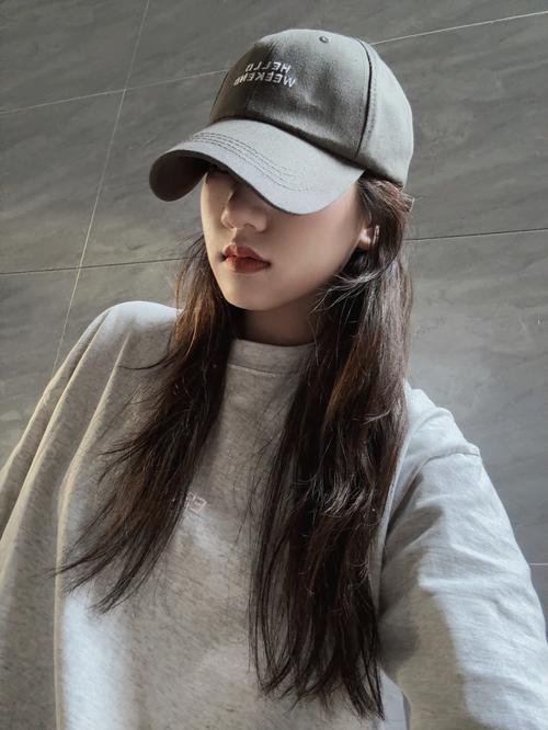 方脸适合带什么帽子