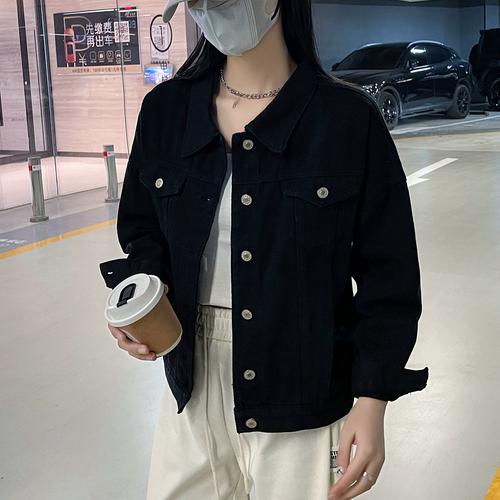 黑色牛仔褂怎么搭配什么裤子