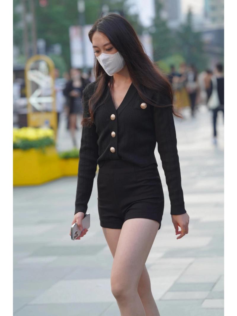 短裤黑色外套怎么搭配图片大全