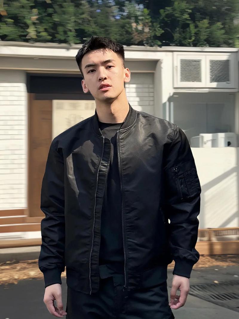 棒球领外套怎么搭配