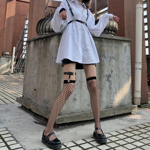 长筒渔网袜怎么搭配