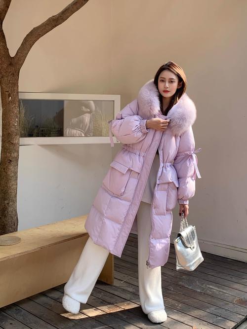 长款羽绒服女士过膝怎么搭配鞋子