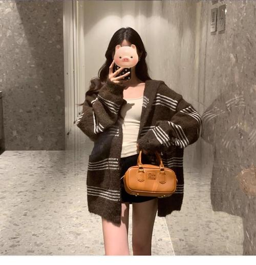 长款条纹外套怎么搭配