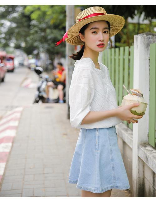 白色衣服学生怎么搭配衣服好看吗